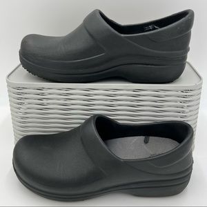Crocs Neria Pro II Clogs Black Nursing Shoes Size 8